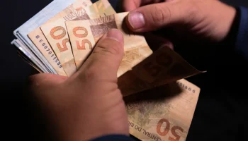 Carreira de piloto de avião lidera lista dos empregos mais cobiçados