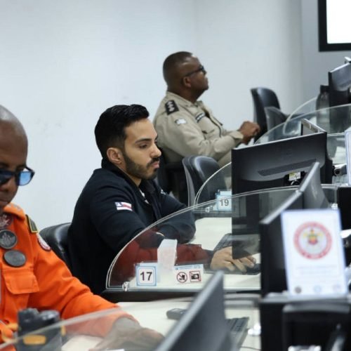 Centro de comando da SSP monitora segurança das eleições na Bahia em regime ininterrupto