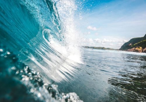 Ciclones extratropicais trazem ondas de 2,5 metros ao Brasil