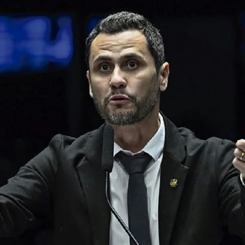 Cleitinho lidera corrida eleitoral pelo governo de Minas Gerais em nova pesquisa