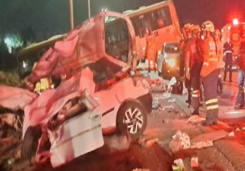 Colisão entre ônibus e carro na Br-080 deixa dois mortos e quatro feridos