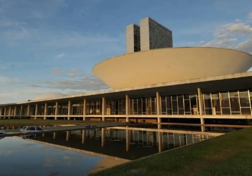 Congresso Nacional retoma atividades sob pressão de pautas travadas e eleições
