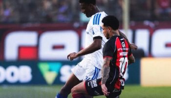Cruzeiro supera Vitória de virada no Barradão pela Série a