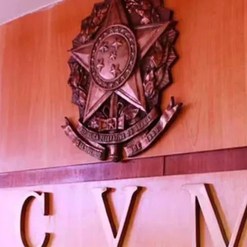 CVM aplica multas milionárias a Daniel Vorcaro e Banco Master por fraude em fundo imobiliário