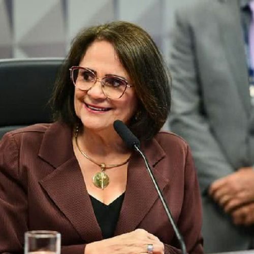 Damares Alves aciona Justiça Eleitoral contra Lula por propaganda irregular