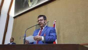 Delegado afastado por Mendonça resistiu a ordens para intervir em eleitores na Bahia