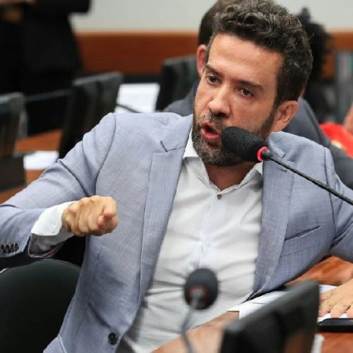 Deputado André Janones tem melhora no quadro clínico e pode deixar hospital