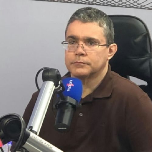 Desistência de Garotinho pode garantir vitória de Douglas Ruas no primeiro turno