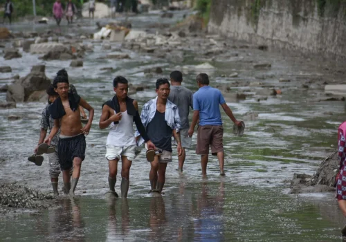 Deslizamento no Nepal e Tibete eleva número de desaparecidos para mais de 2,4 mil