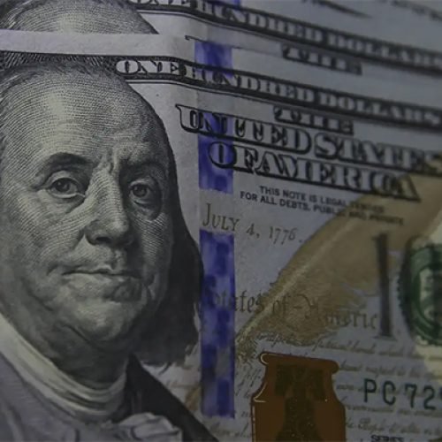 Dólar avança para R$ 5,39 impulsionado por incertezas fiscais e cenário externo