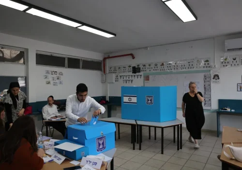 Eleições em Israel geram impasse político sem maioria no parlamento