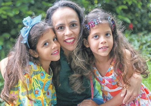 Entre a união e a autonomia: o desafio de criar gêmeos como indivíduos únicos