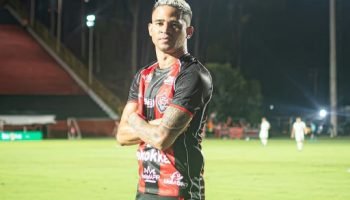 Erick iguala recorde de participações em gols do Vitória na temporada
