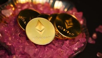 Ethereum mantém estabilidade no mercado enquanto investidores monitoram oscilações