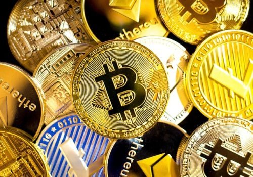 EUA desmantelam rede de criptomoedas do Irã e congelam US$ 474 milhões
