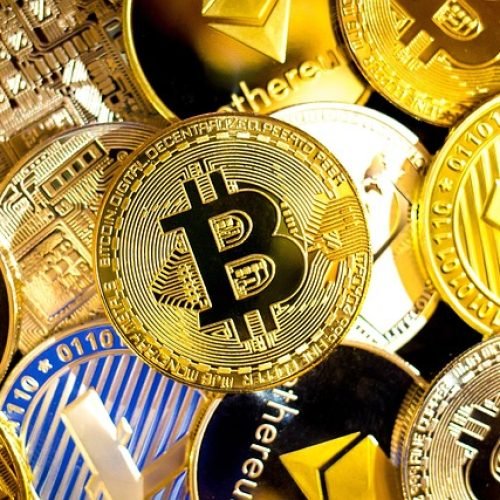 EUA desmantelam rede de criptomoedas do Irã e congelam US$ 474 milhões