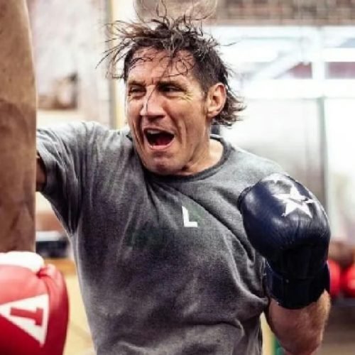 Ex-lutador do UFC Tim Kennedy é atingido por tiros em emboscada que deixou 20 vítimas no Congo