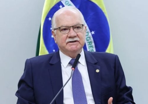 Fachin exige transparência total da PF em investigações envolvendo ministros do STF