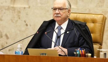Fachin mantém julgamento de Moraes no STF e rejeita pedido de adiamento