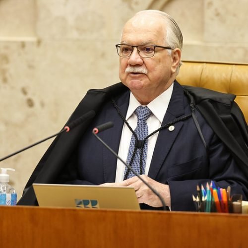 Fachin mantém julgamento de Moraes no STF e rejeita pedido de adiamento