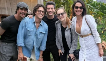 Fãs se comovem com foto de reencontro do elenco de Rebelde em velório