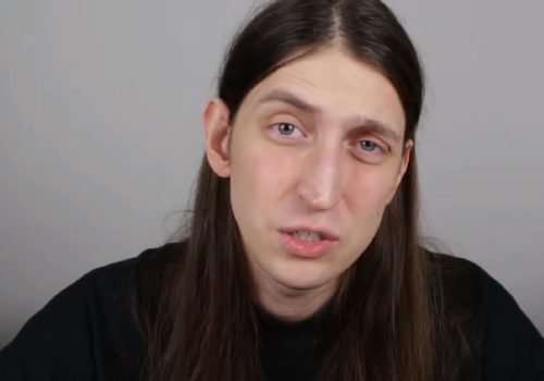 Felca retorna ao youtube com relato pessoal sobre fobia social e infancia