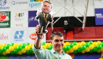 Flávio Bolsonaro amplia equipe econômica com sete novos especialistas para campanha