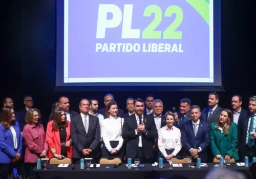 flavio-bolsonaro-anuncia-vice