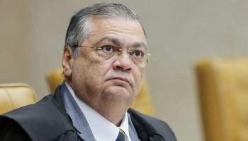 Flávio Dino ministra aula pública sobre direitos fundamentais na Ufba