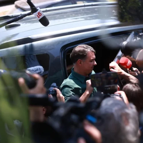 flavio-visita-bolsonaro3