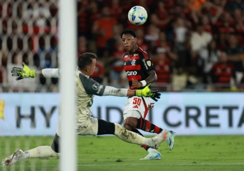 Gonzalo Plata oficializa saída do Flamengo rumo ao futebol russo