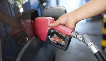 Governo federal renova subsídio de R$ 2,12 no diesel para conter oscilação do petróleo
