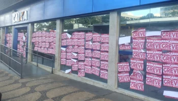Greve dos bancários da Caixa segue por tempo indeterminado após rejeição de proposta