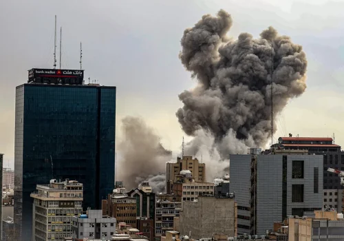 Guerra entre EUA e Irã registra divergência sobre número de soldados mortos