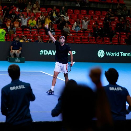 Gustavo Heide supera Wawrinka e amplia vantagem brasileira na Copa Davis