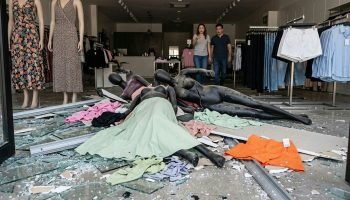 Homem é detido após destruir vitrines e causar pânico no centro de Jequié