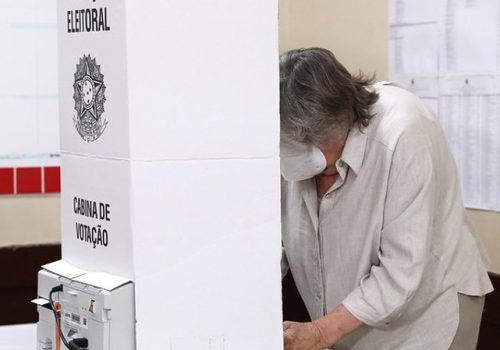 Idosos ampliam participação nas urnas e reduzem abstenção