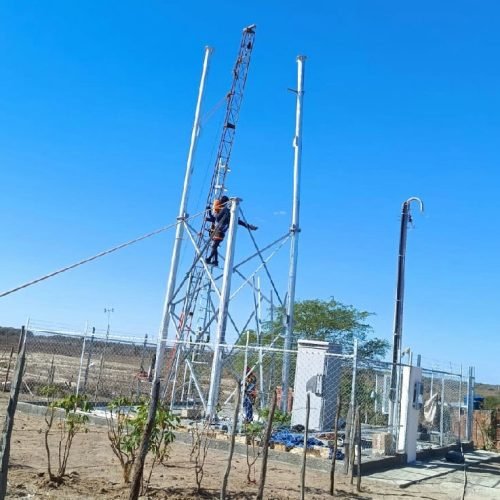 Instalação de torre de telefonia móvel avança no distrito de Riacho da Onça