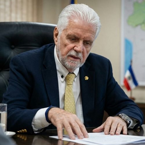 Investigação da PF aponta uso de gabinete por Jaques Wagner para encontros com Banco Master