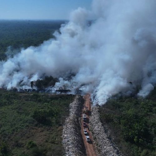 Iranduba é multada em R$ 2,5 milhões pelo Ipaam após incêndio em lixão