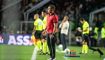 Jair Ventura admite atuação ruim do Vitória e aponta falta de tempo para treinos