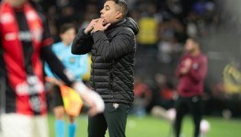 Jair Ventura deixa o comando técnico e clube busca substituto