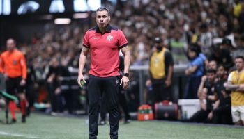 Jair Ventura pede união no Vitória após derrota para o Atlético-mg