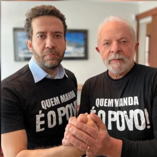 Janones critica decisão do TSE que suspendeu canal de apoio a Lula no Whatsapp