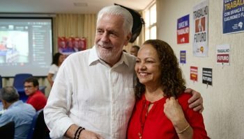 Jaques Wagner oficializa Aladilce Souza como segunda suplente ao Senado na Bahia