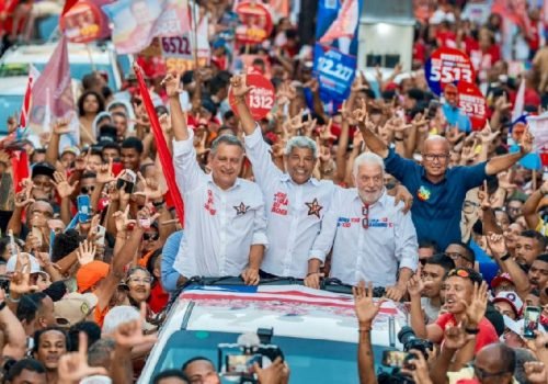 Jerônimo aposta em triunfo de Lula no primeiro turno durante ato político em Ilhéus