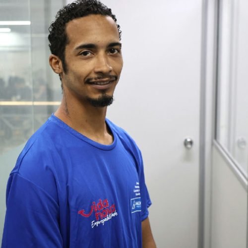 Jovem supera situação de rua e se torna educador social em Salvador