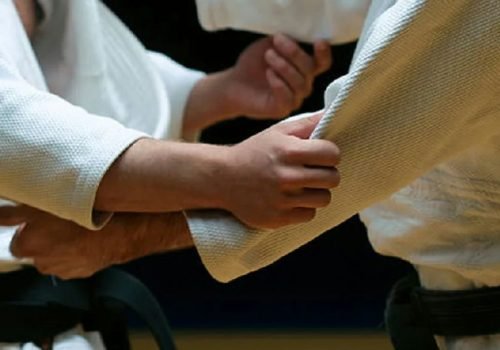 Judô gratuito abre 75 vagas para jovens em Pernambués e região