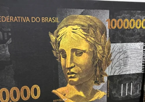 Justiça bloqueia 54 contas após golpe de R$ 37 milhões contra idosa