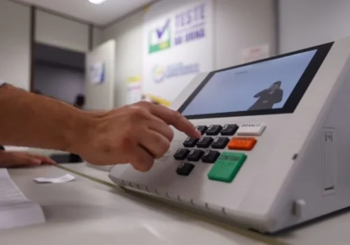 Logística das eleições mobiliza 563 mil urnas e apoio das Forças Armadas